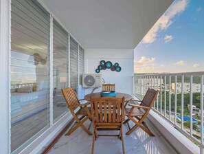 Outdoor dining - Azure Marina Suite: Ocean, Mountain & Marina View (Fajardo)