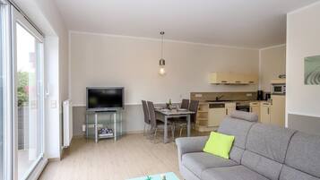 Condo | Living area | Flat-screen TV, heated floors