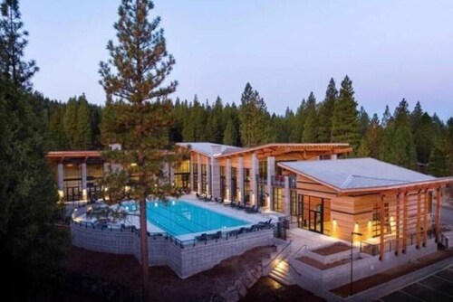 Breathtaking Luxury Family Cabin Nakoma Golf Couples