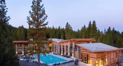 Breathtaking Luxury Family Cabin Nakoma Golf Couples