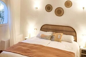 3 quartos, ferros/tábuas de passar roupa, Wi-Fi, roupa de cama