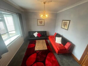 Smart TV - Geneva Cottage Darlington (Darlington)