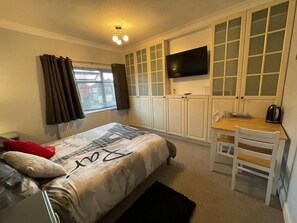 2 chambres, bureau, fer et planche à repasser, Wi-Fi gratuit