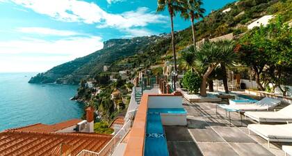 Amalfi Coast Villa w/Sea Views & Sauna & Jacuzzi plus Rooftop and Parking Garage