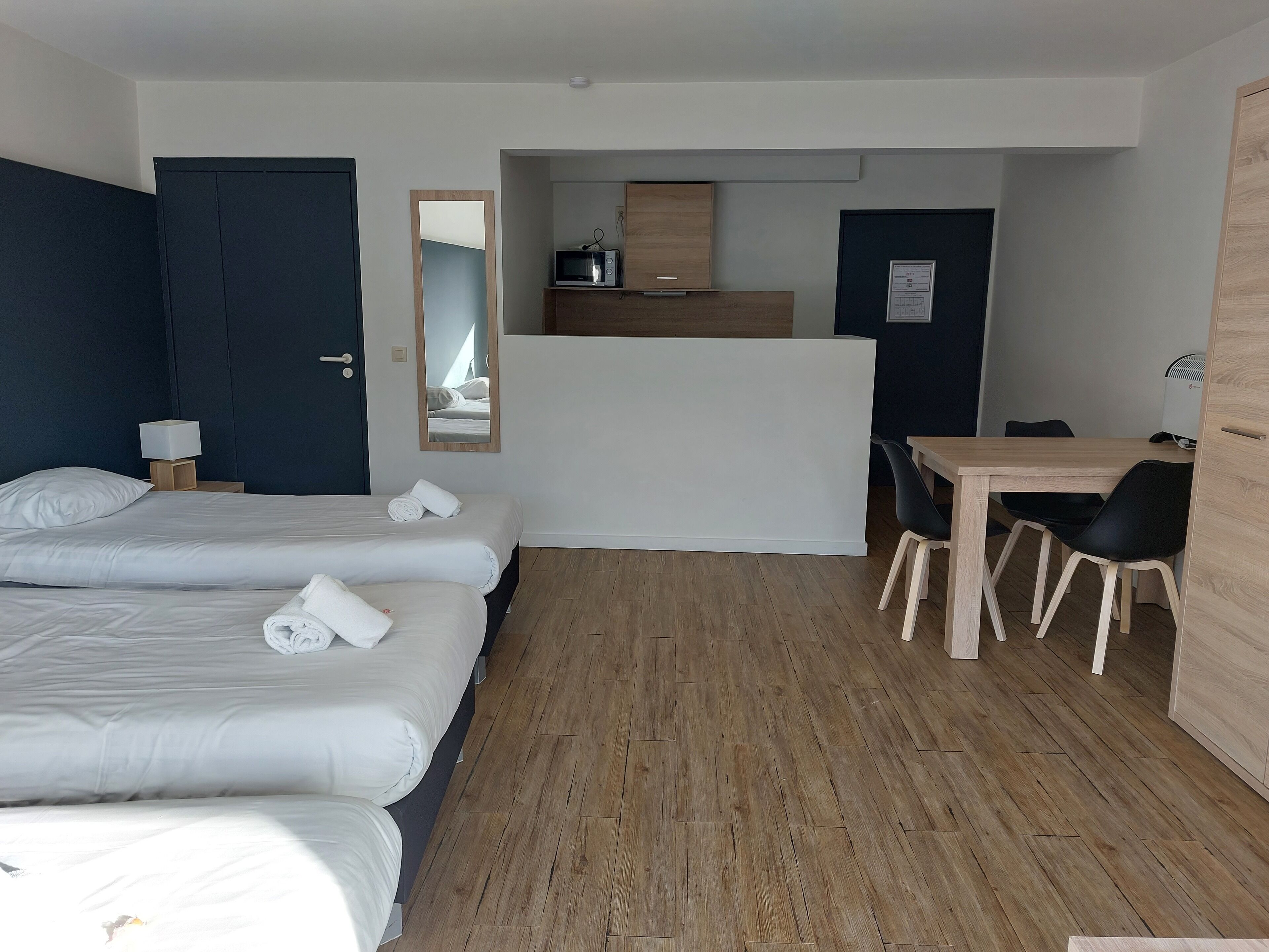 Zimmer, Mehrere Schlafzimmer | Wohnbereich