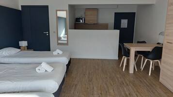 Zimmer, Mehrere Schlafzimmer | Wohnbereich