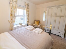 3 bedrooms, individually decorated, individually furnished, free WiFi