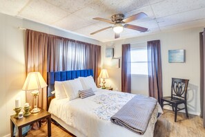 4 bedrooms, desk, iron/ironing board, WiFi