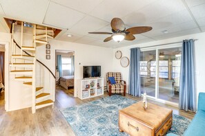 4 Schlafzimmer, Schreibtisch, Bügeleisen/Bügelbrett, WLAN