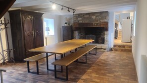 Dining - Maison de Vacances à St Pabu - Animaux de Compagnie Acceptés ! (Saint-Pabu)