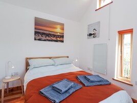 1 bedroom, individually decorated, individually furnished, free WiFi