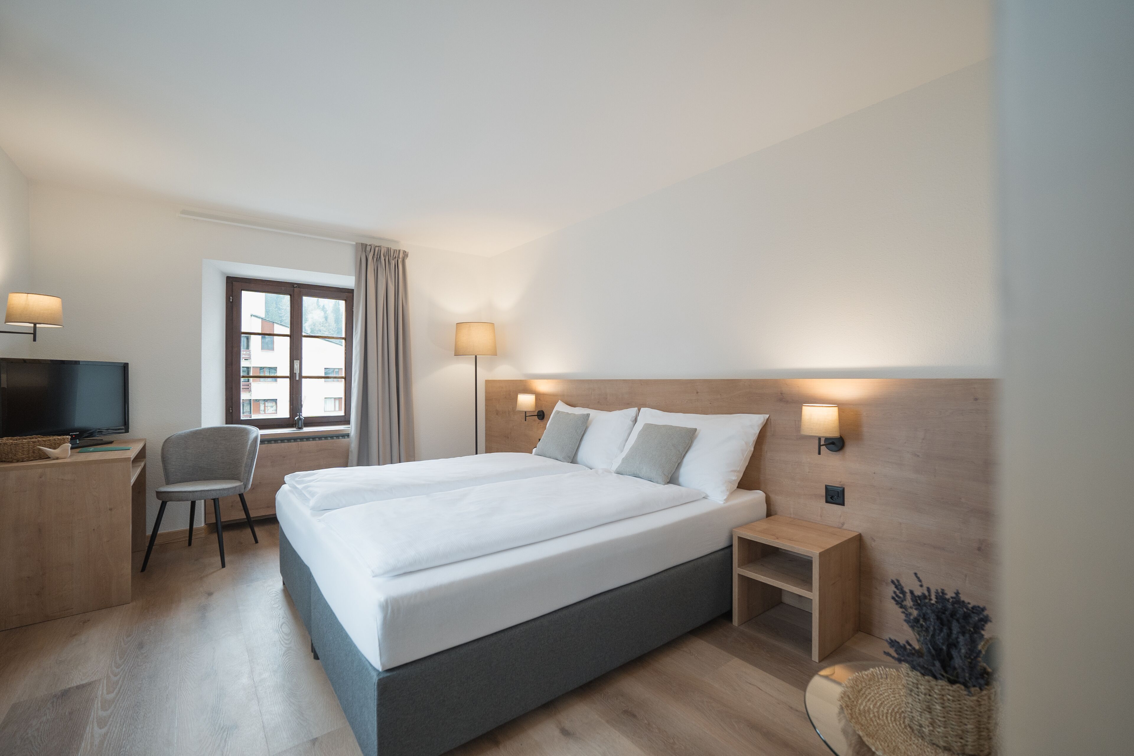 Camera Superior con letto matrimoniale o 2 letti singoli | Una scrivania, lenzuola