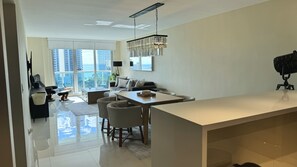 Interior - Spectacular Shinny Apt! 15th Floor. Oceanview! (Sunny Isles Beach)