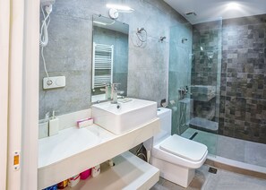 Bathroom - H&B apartments St. Petersburg (Tbilisi)