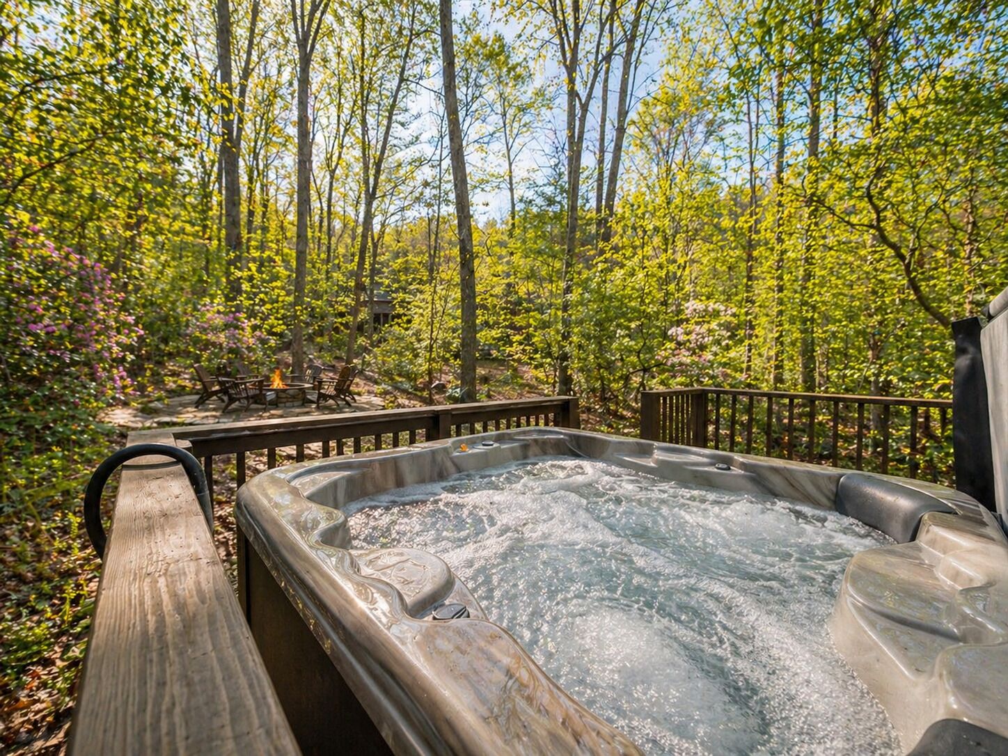 Outdoor spa tub