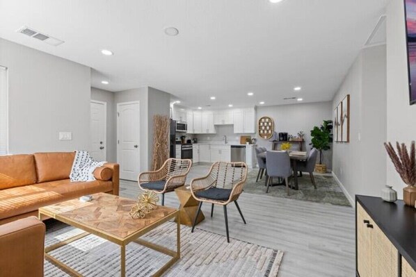 Smart TV - Wine Lovers Paradise (Lodi)