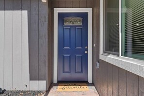 Exterior detail - Wine Lovers Paradise (Lodi)