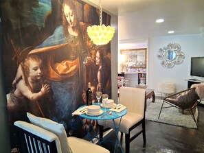 Dining - Secret Garden: Close to all New Orleans top attractions (New Orleans)