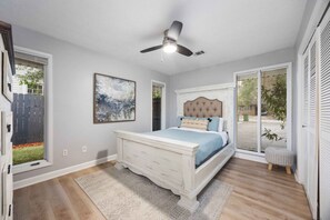 2 bedrooms, desk, iron/ironing board, WiFi