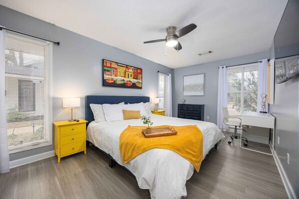 2 makuuhuonetta, työpöytä, silitysrauta/-lauta, Wi-Fi