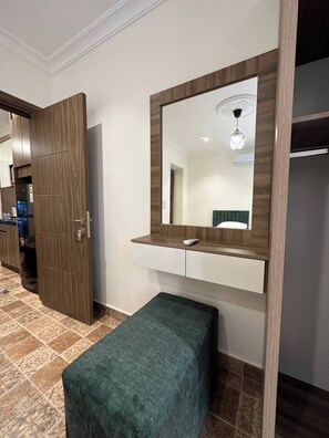 Apartment, 1 Bedroom, Accessible, Smoking | Interior