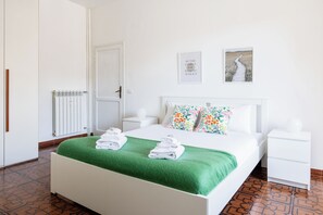 3 habitaciones, tabla de planchar con plancha y wifi gratis 