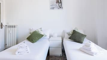 3 camere, ferro/asse da stiro, Wi-Fi gratuito, lenzuola