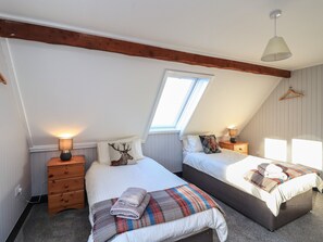 5 bedrooms, individually decorated, individually furnished, free WiFi - Doune Bay Lodge (Mallaig)
