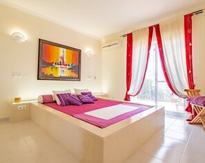 2 soverom, strykejern/-brett, reiseseng for barn og wi-fi (inkludert)