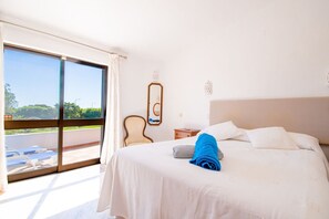 4 Schlafzimmer, Bügeleisen/Bügelbrett, kostenloses WLAN, Bettwäsche