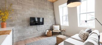 Brewery Park 2302 - Stylish Contemporary Suite