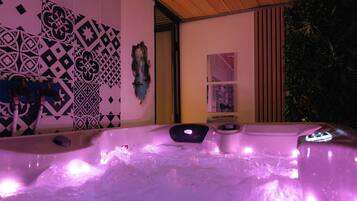 Bain à remous intérieur