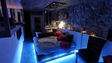 1 chambre, bureau, Wi-Fi gratuit, draps fournis