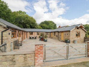 Cottage | Exterior - The Cow Shed (Worcester)