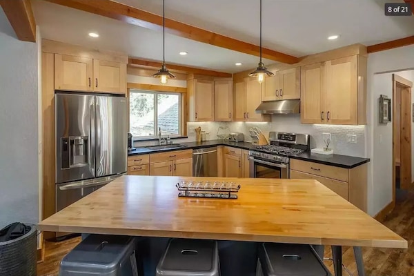 KĂŒhlschrank, Mikrowelle, Ofen, Herdplatte