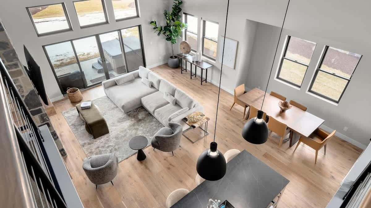 TV, fireplace, offices