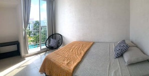 2 chambres, fer et planche à repasser, accès au Wi-Fi (inclus)