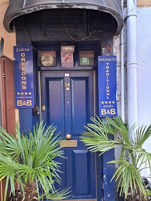 Front of property - Creedons Traditional Welcome Accommodation (Cork)