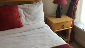 Double or Twin Room | WiFi (free) - Creedons Traditional Welcome Accommodation (Cork)