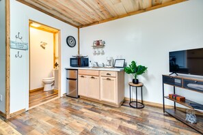 Interior - Norfork Studio Escape: Walk to White River! (Norfork)