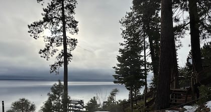 Rustic Lake Front Family Cabin with Beautiful Views