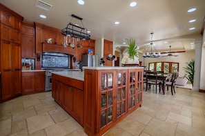 Fridge, microwave, oven, stovetop - Ocean Front Private Villa with Pool (San Pedro)