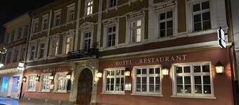 โรงแรมซากเซ นโฮฟ รีเซีย