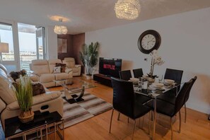 Dining - Marina with a view / 2 bd flat (Brighton and Hove)