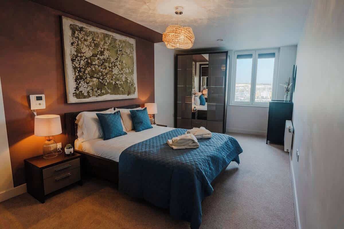 2 slaapkamers, een strijkplank/strijkijzer, reisbedje, wifi