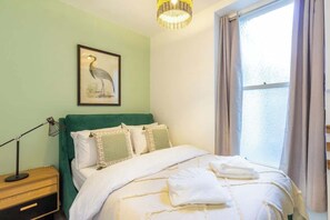 1 chambre, fer et planche à repasser, lit de bébé portatif, Wi-Fi