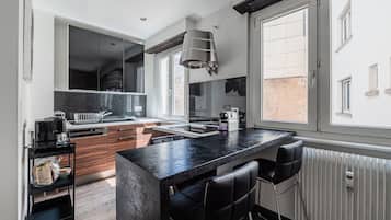 Fridge, microwave, oven, dishwasher