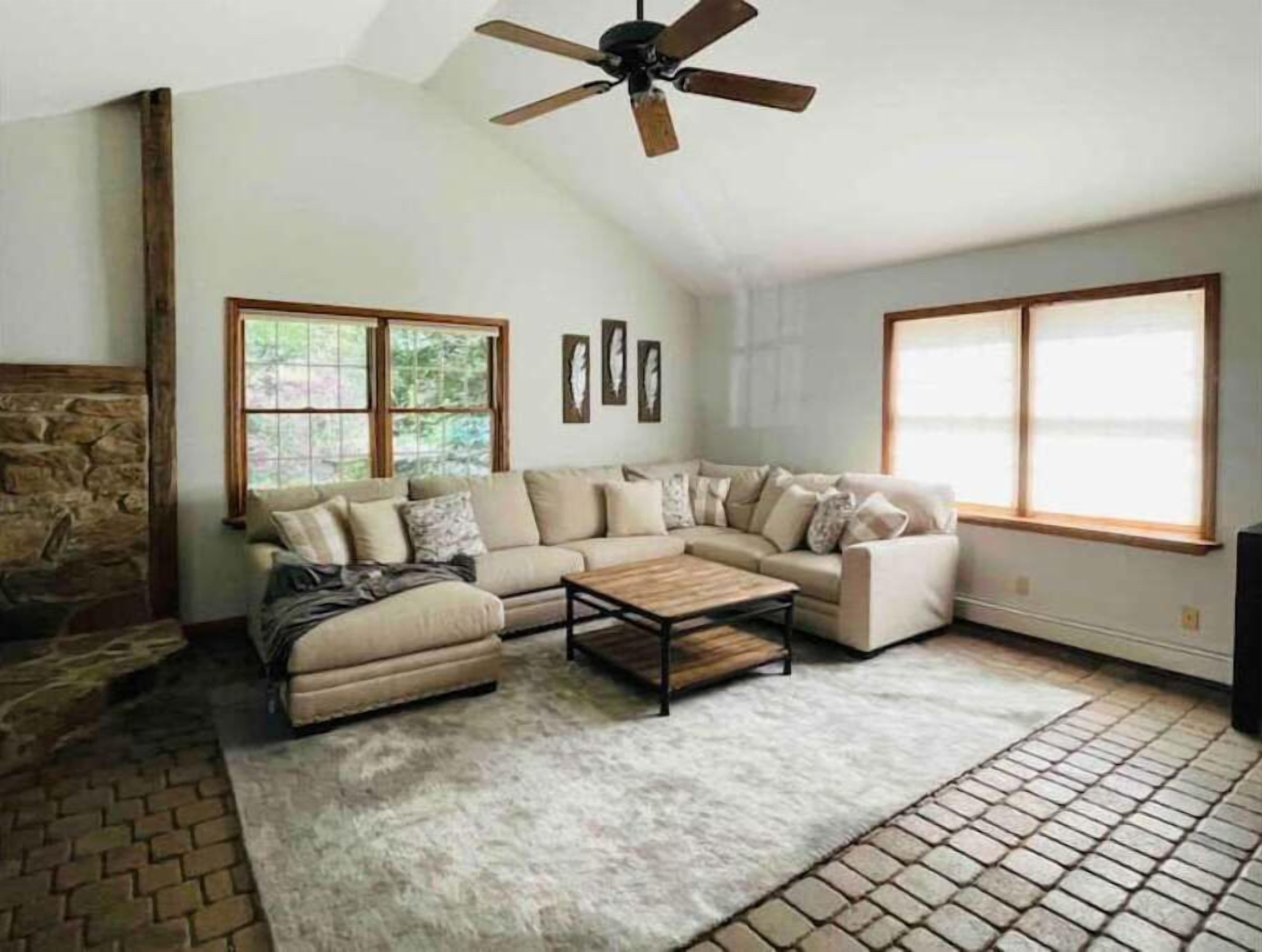 Smart TV, fireplace, DVD player, books