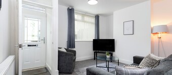 Prescott House by Our Home Short Stays