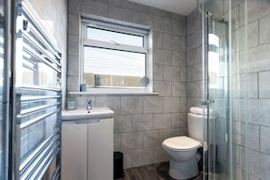 Douche, sèche-cheveux